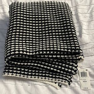 NWT Soft Black and white 100% acrylic blanket 60 X 50